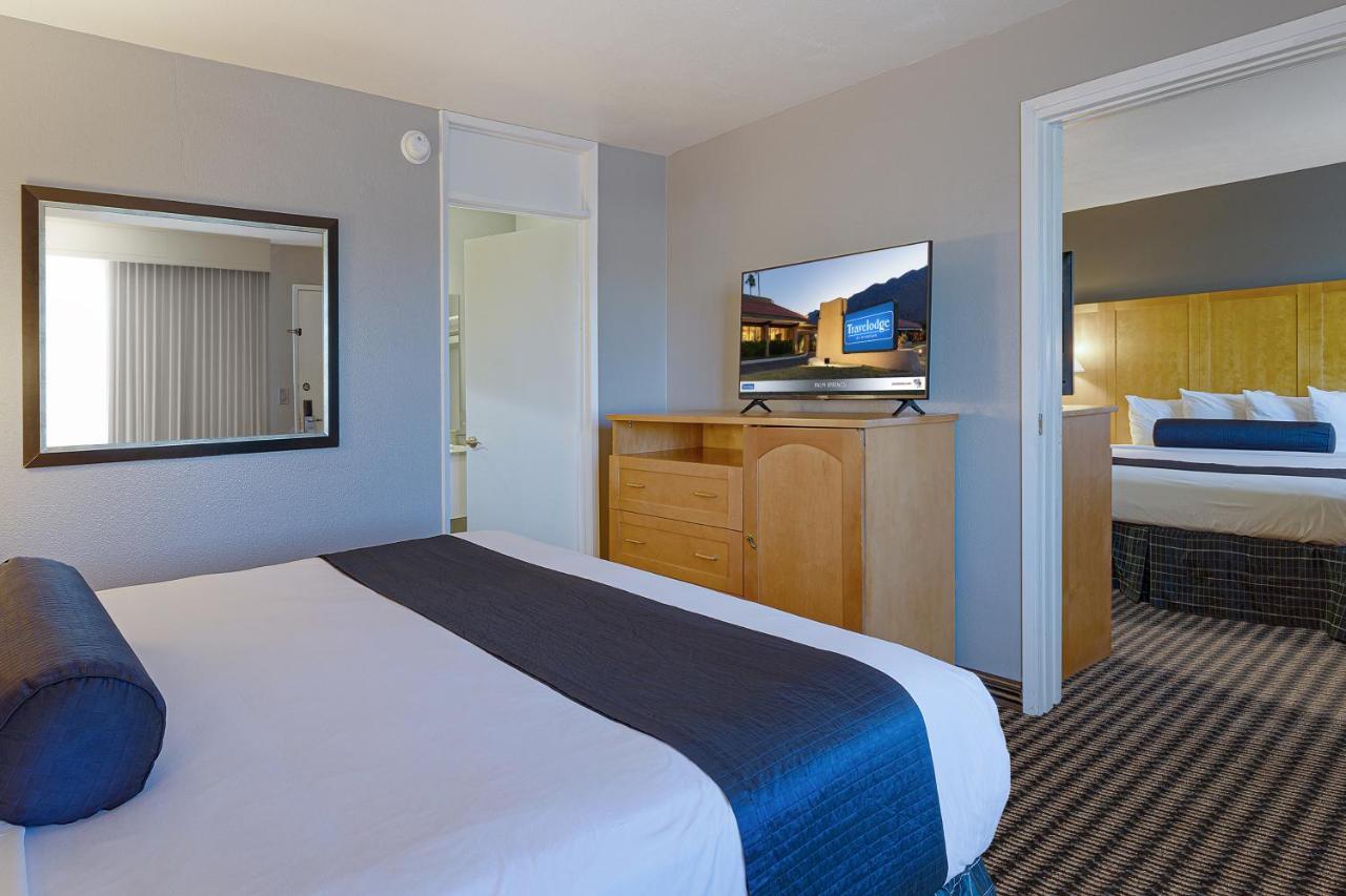 Travelodge By Wyndham פאלם ספרינגס מראה חיצוני תמונה