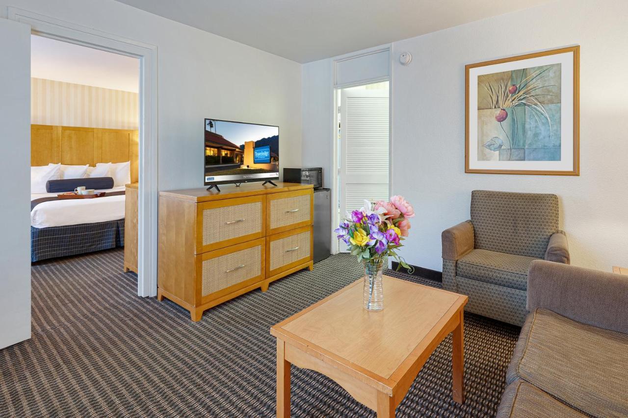 Travelodge By Wyndham פאלם ספרינגס מראה חיצוני תמונה